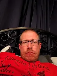 MrLeakyHelmet webcam model stream image