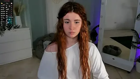 Freckle_Diyana webcam model stream image