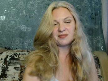 BlondeFox webcam model stream image