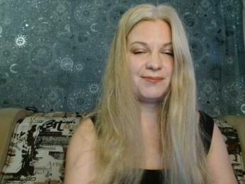 BlondeFox webcam model stream image