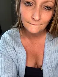 HoneyBluex webcam model stream image