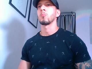 Andrew Mathews webcam model stream image