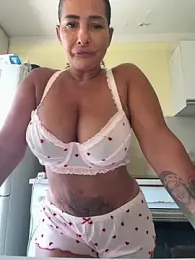 Safia_dz webcam stripchat model stream image