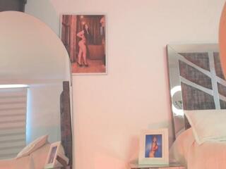 Meghann Sweet webcam model stream image