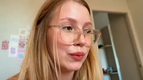 HoneyAudrey webcam model stream image