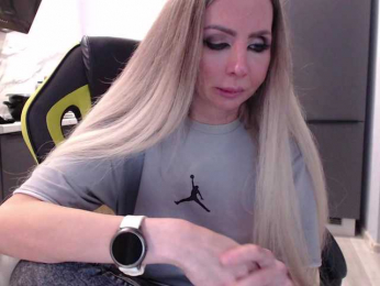blondalina webcam bongacams model stream image