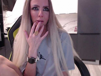 blondalina webcam bongacams model stream image