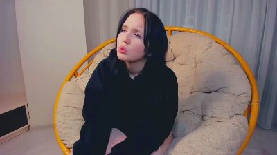 KrystalMckiney webcam model stream image