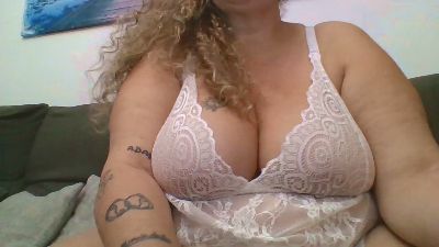 Curvycanary80 webcam model stream image