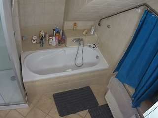 voyeurcam-julmodels-bath-2nd-1 webcam camsoda model stream image