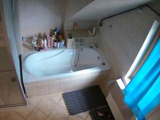 voyeurcam-julmodels-bath-2nd-1 webcam model stream image