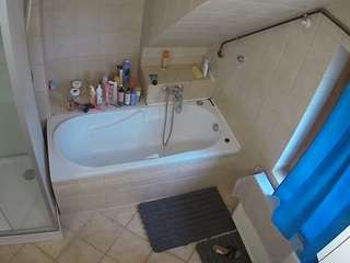 voyeurcam-julmodels-bath-2nd-1 webcam model stream image
