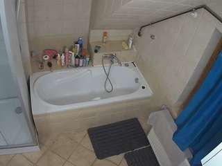 voyeurcam-julmodels-bath-2nd-1 webcam model stream image
