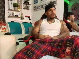 Leenar Key webcam model stream image