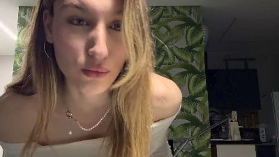 KristalUllman webcam cam4 model stream image