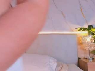 chloee-monroe webcam model stream image