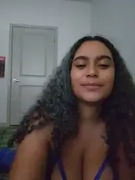 cinnaminnie webcam stripchat model stream image