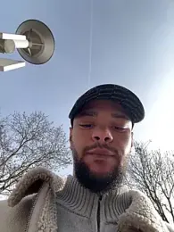 Lionayowe webcam model stream image