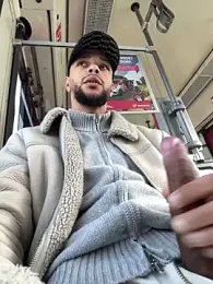 Lionayowe webcam model stream image