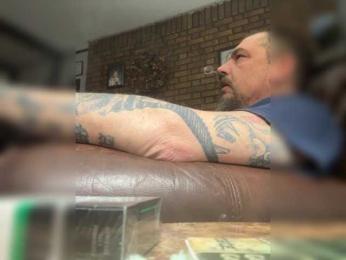 Drippingwet74 webcam model stream image