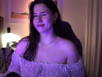 girl_u_never_met webcam model stream image