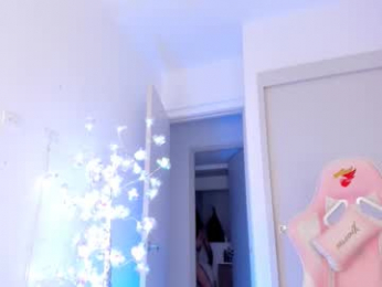 mia_yourmommy webcam model stream image