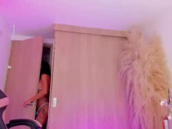 mia_yourmommy webcam model stream image