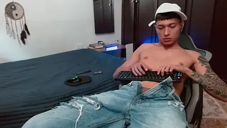 aaron_blug webcam model stream image