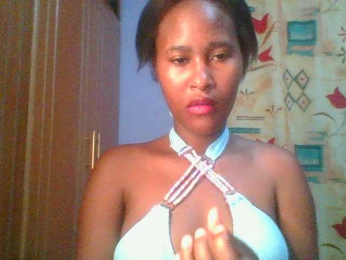 Sweet-boo webcam bongacams model stream image