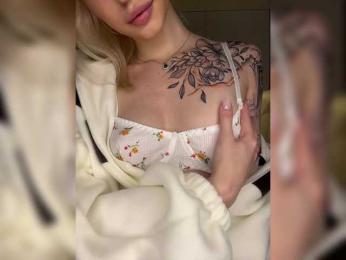 Cristi-Candy webcam model stream image