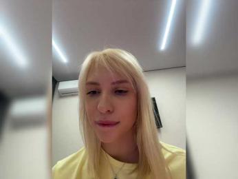 Cristi-Candy webcam model stream image