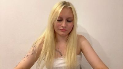 IonaMarket webcam model stream image