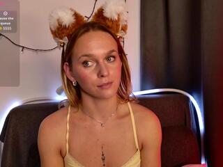 Vea Blond webcam model stream image