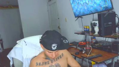 Skartoliver webcam model stream image