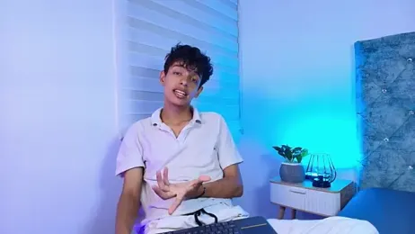 maxfrost_1 webcam model stream image