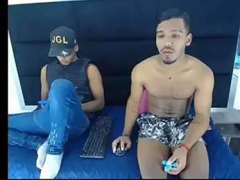 Straight_latinX webcam model stream image