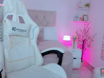 little_sweet_18 webcam model stream image