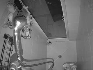 voyeurcam-baileybase-shower webcam model stream image