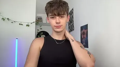 YourMilkyGuy webcam model stream image
