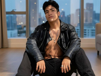 AlekAzaroov webcam model stream image