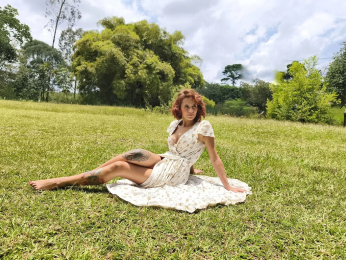 AmelieLautrec webcam model stream image