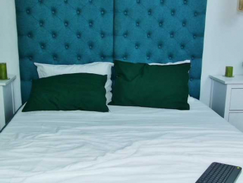 DesireeKeys webcam model stream image