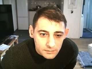 michaelmihai webcam model stream image