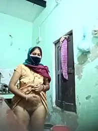 Cute-Charvii webcam model stream image