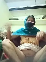 Cute-Charvii webcam model stream image