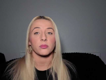 Fuckbate20155 webcam bongacams model stream image