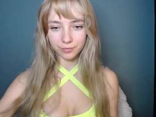 lucialittle webcam model stream image