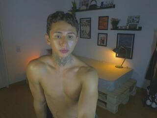 Archy Gold webcam model stream image