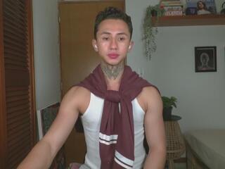 Archy Gold webcam flirt4free model stream image