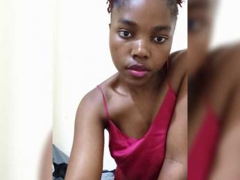 Glowgoddes webcam model stream image